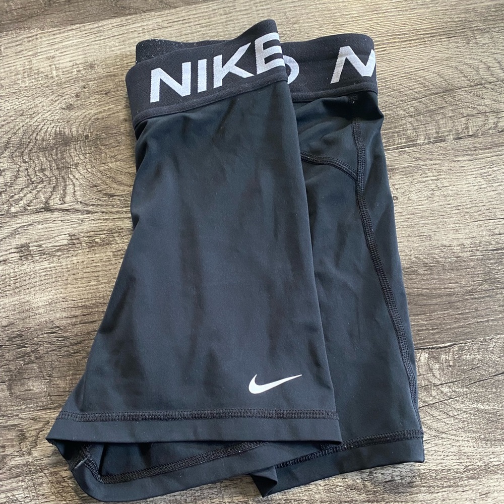NIKE PRO
